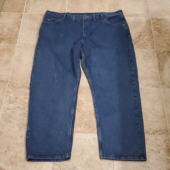 Men's Wrangler relaxed medium wash jeans - Picture 5 of 7
